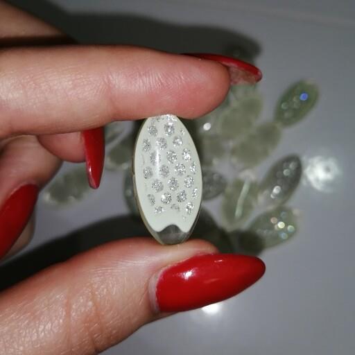 دکمه لباس طرح شیشه ای طرح نگین رنگ سفید سبز در بسته 10 عددی